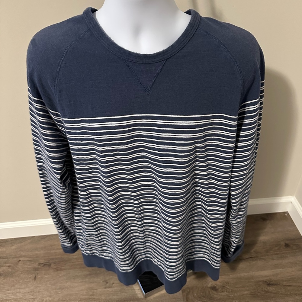 Southern Tide lightweight sweatshirt